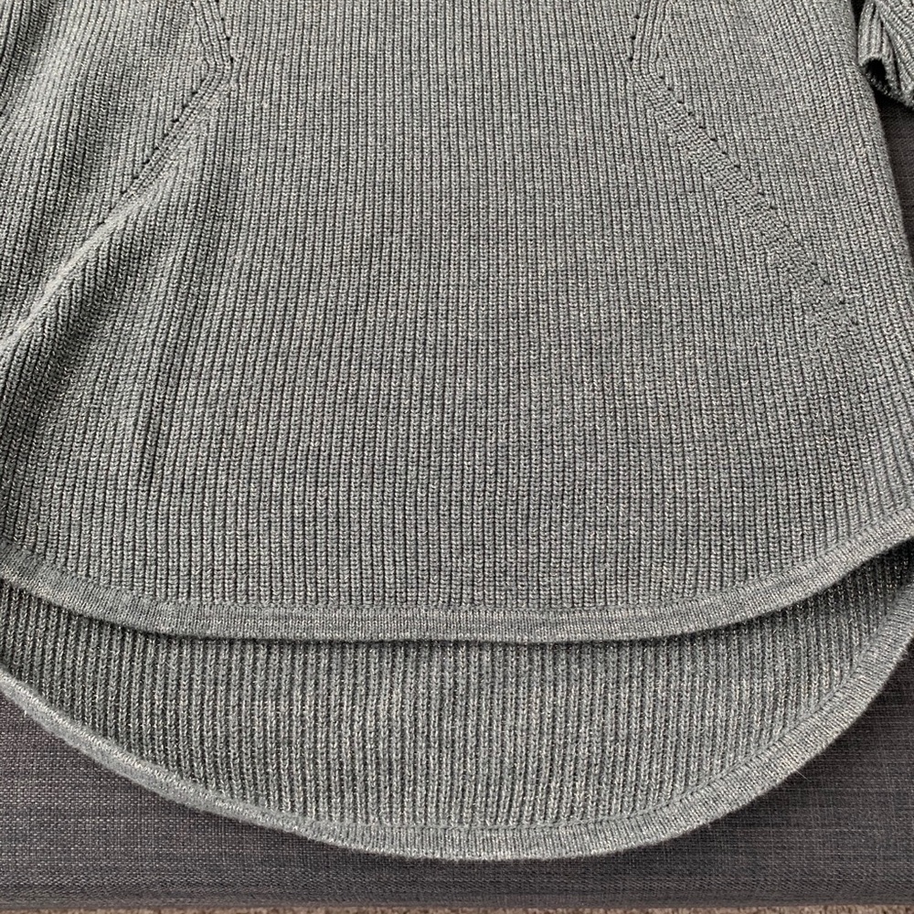 Express Sweater - Picture 3 of 4